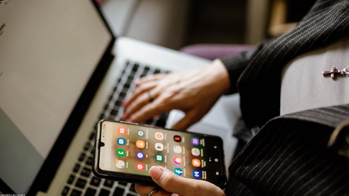 Web Sitesi mi Mobil Uygulama mı? İşletmeniz İçin Doğru Seçim